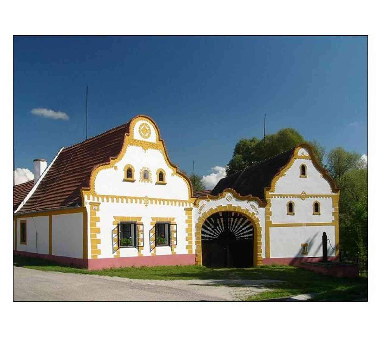 Hluboká nad Vltavou - Bavorovice - selské baroko