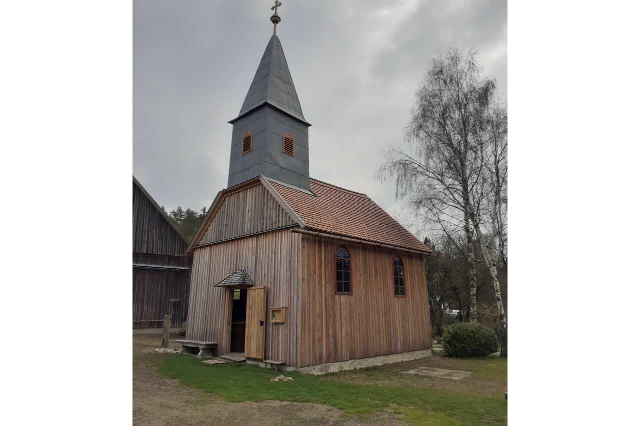  Dřevěná kaple Radschin