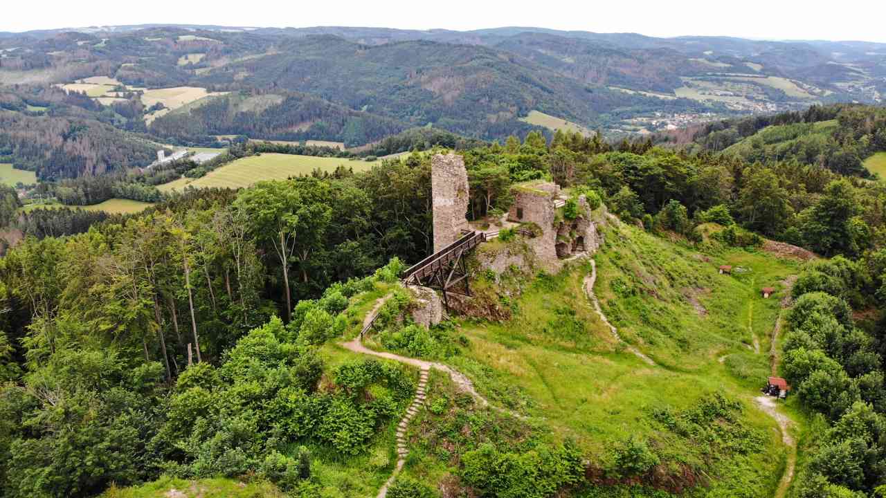 Zřícenina hradu Zubštejn 